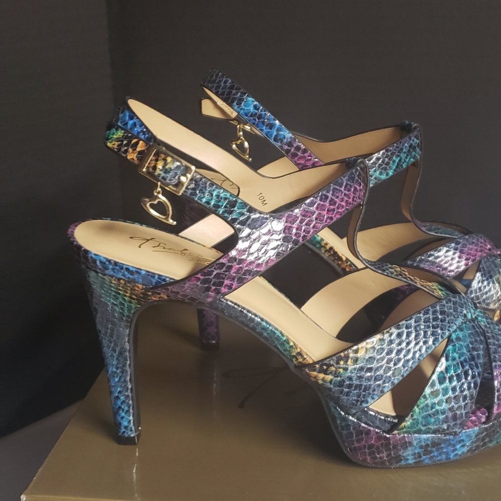 Thalia SODA Snakeskin PLATFORM Heels